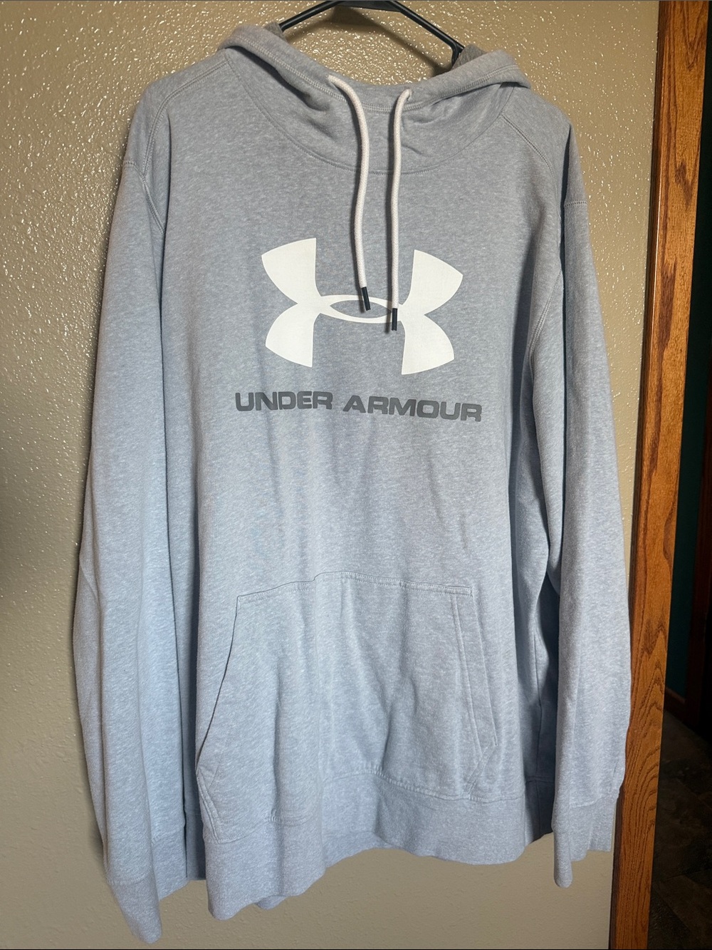 Under Armour Men’s Light Gray Pullover Hoodie with White Logo